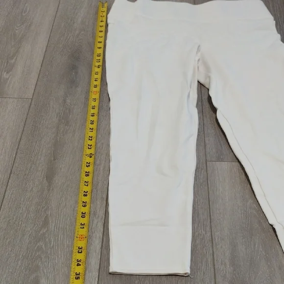 Vince Camuto Women's - Picture 8 of 10